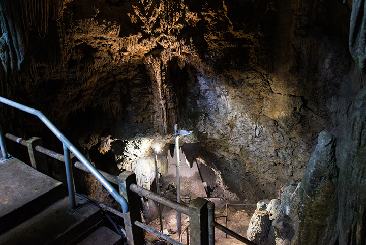 Nisshudo Cave