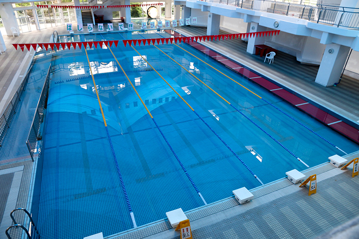 Piscina pública del pueblo de Kin