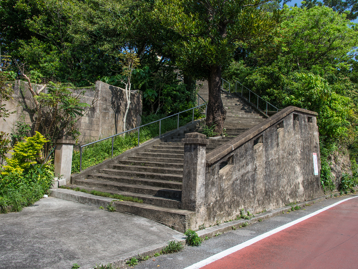 當山久三雕像